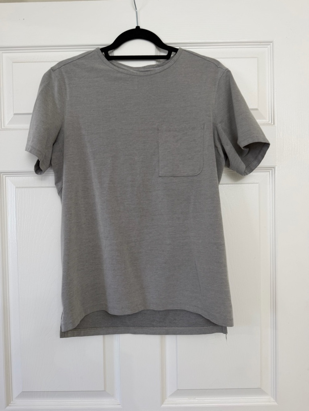 Lululemon Men’s Chest Pocket Relaxed Fit Tee *Oxford | Estimated Size Small
